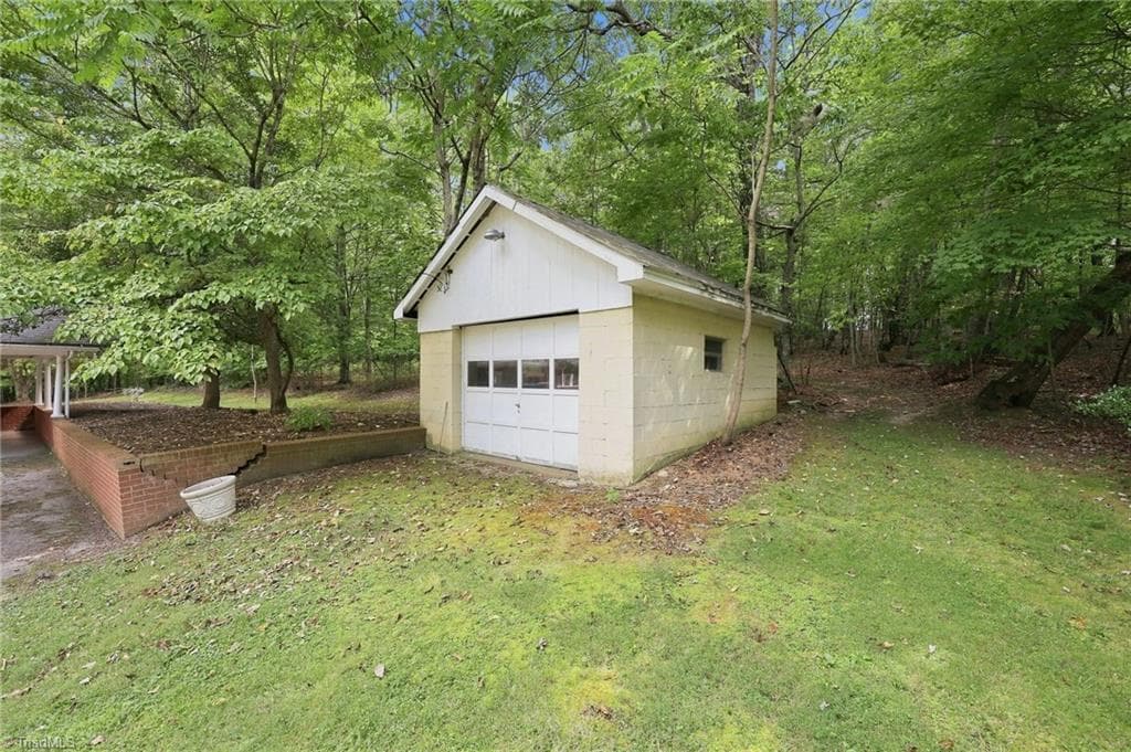 detached garage - 2036 E Pine Street, Mount Airy NC 27030, Mount Airy