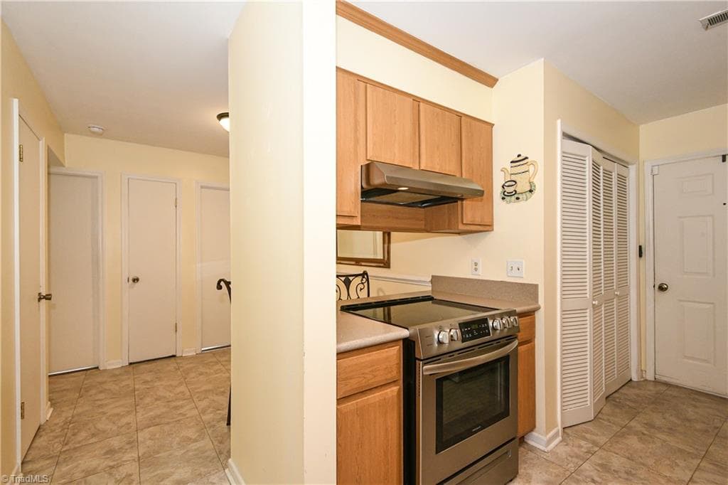Stick/Site Built at 2311 Oakcliffe Drive, Kernersville NC 27284, photo 12 of 43
