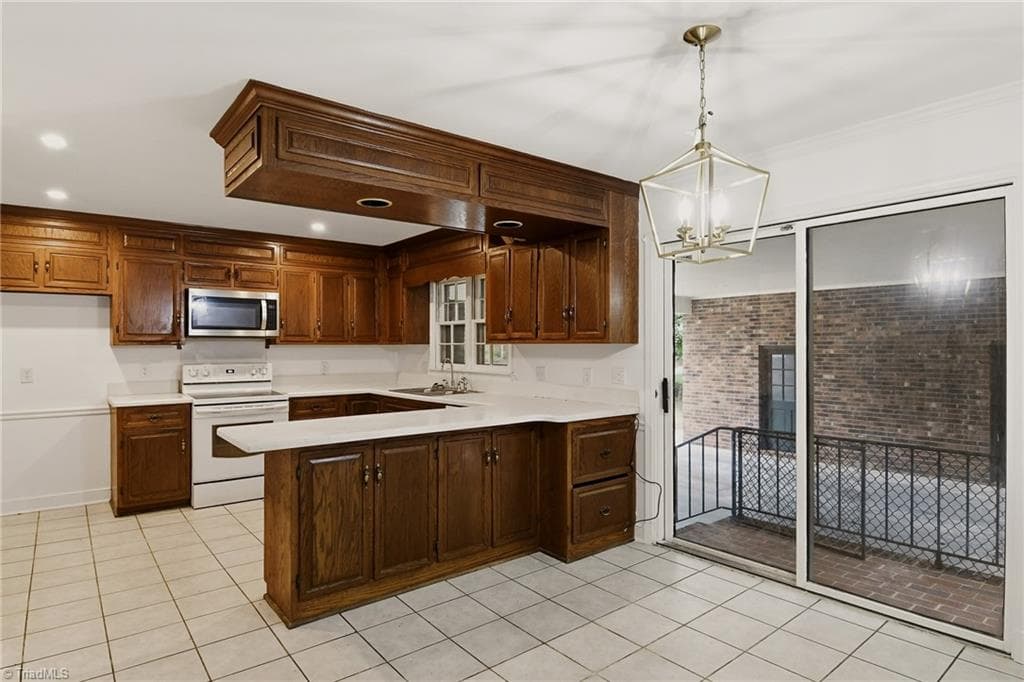 Stick/Site Built at 33 Kemp Road E, Greensboro NC 27410, Greensboro, photo 13 of 29