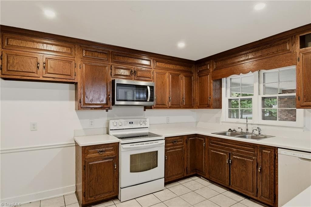 Stick/Site Built at 33 Kemp Road E, Greensboro NC 27410, Greensboro, photo 11 of 29