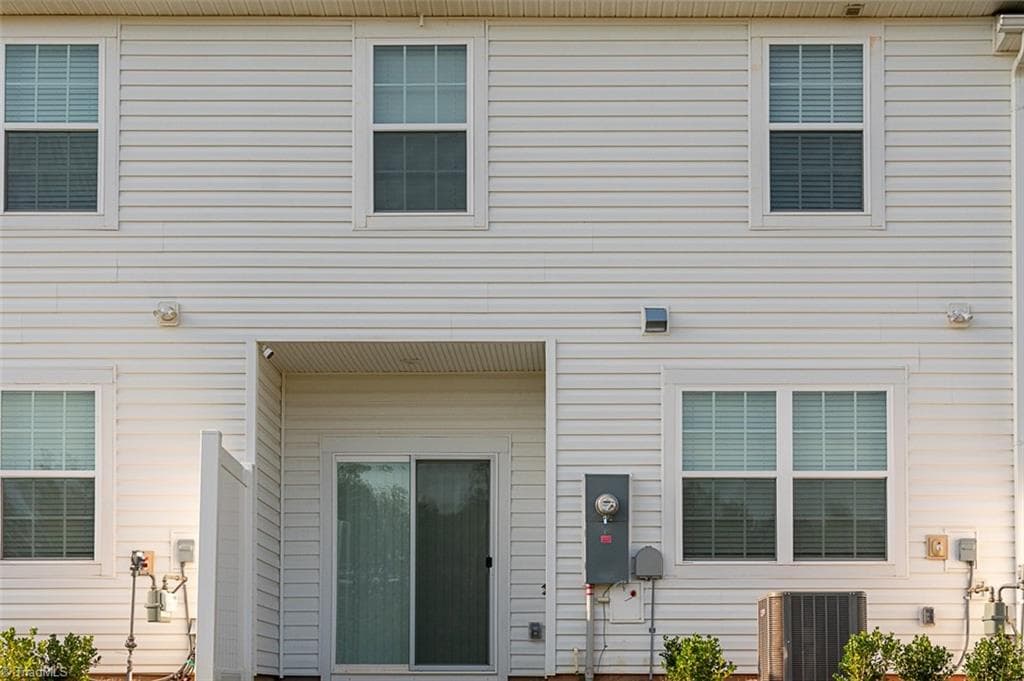 Stick/Site Built at 1826 Pheasant Trace Circle, Kernersville NC 27284, Kernersville, photo 9 of 76