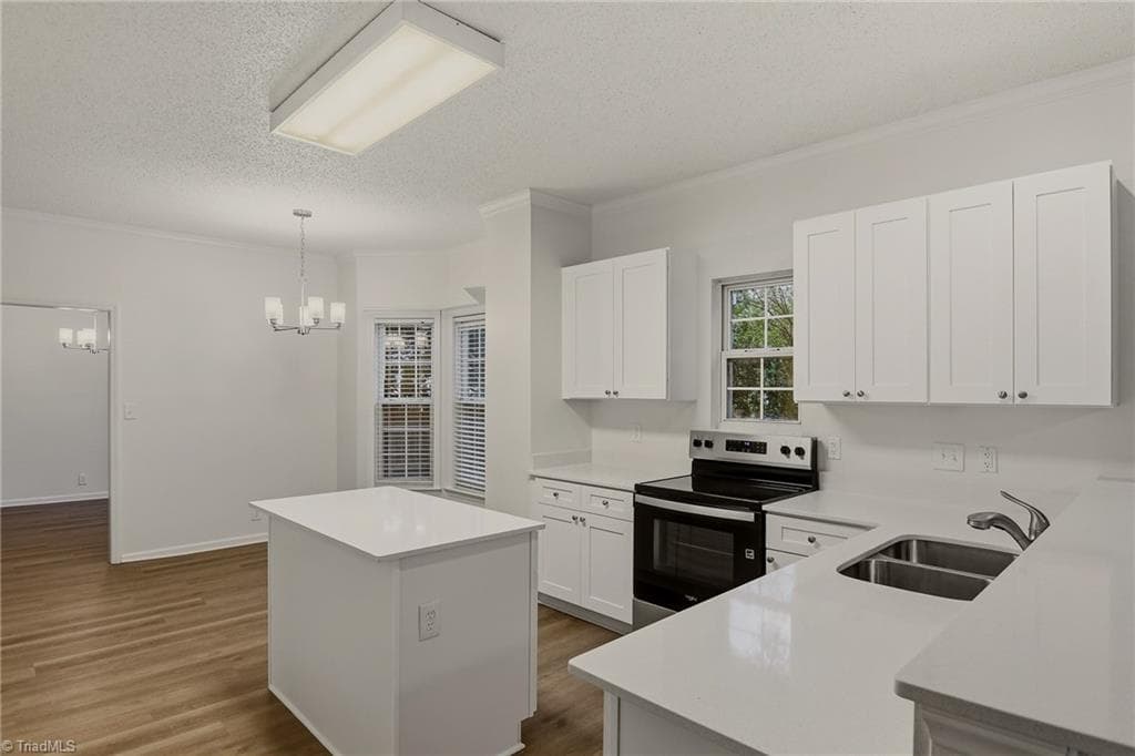 Stick/Site Built at 3311 Sumter Drive, High Point NC 27265, photo 11 of 31