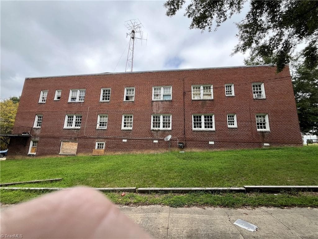Apartment at 106 Winston Street, Thomasville NC 27360, Thomasville, photo 5 of 6