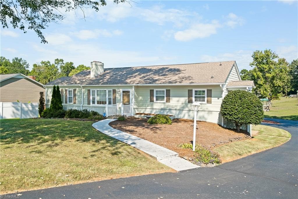 Stick/Site Built at 590 N Peace Haven Road, Winston-Salem NC 27104, Winston-Salem, photo 3 of 35