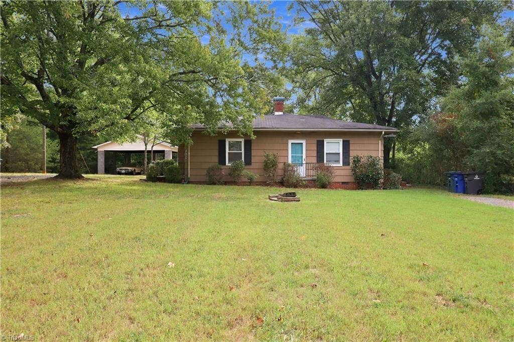 5038 Pinewood Drive, Winston-Salem NC 27106