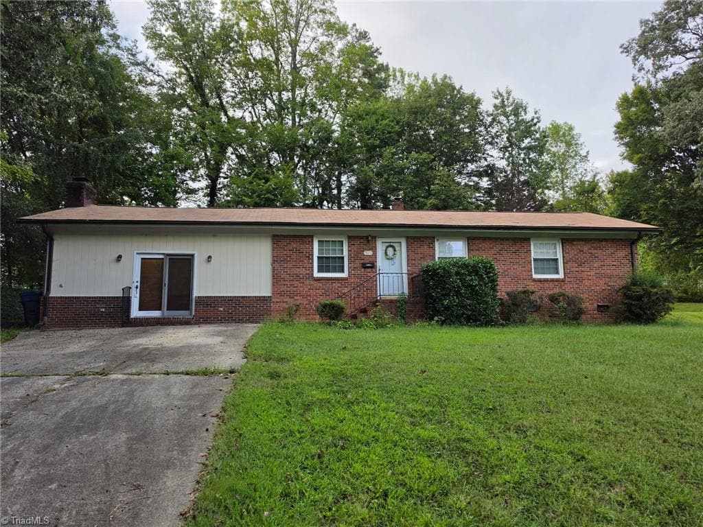 379 W Maple Avenue, Mocksville NC 27028
