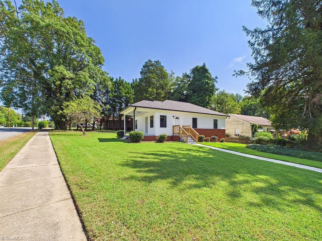 Stick/Site Built at 812 Arlington Street, High Point NC 27260, photo 21 of 27
