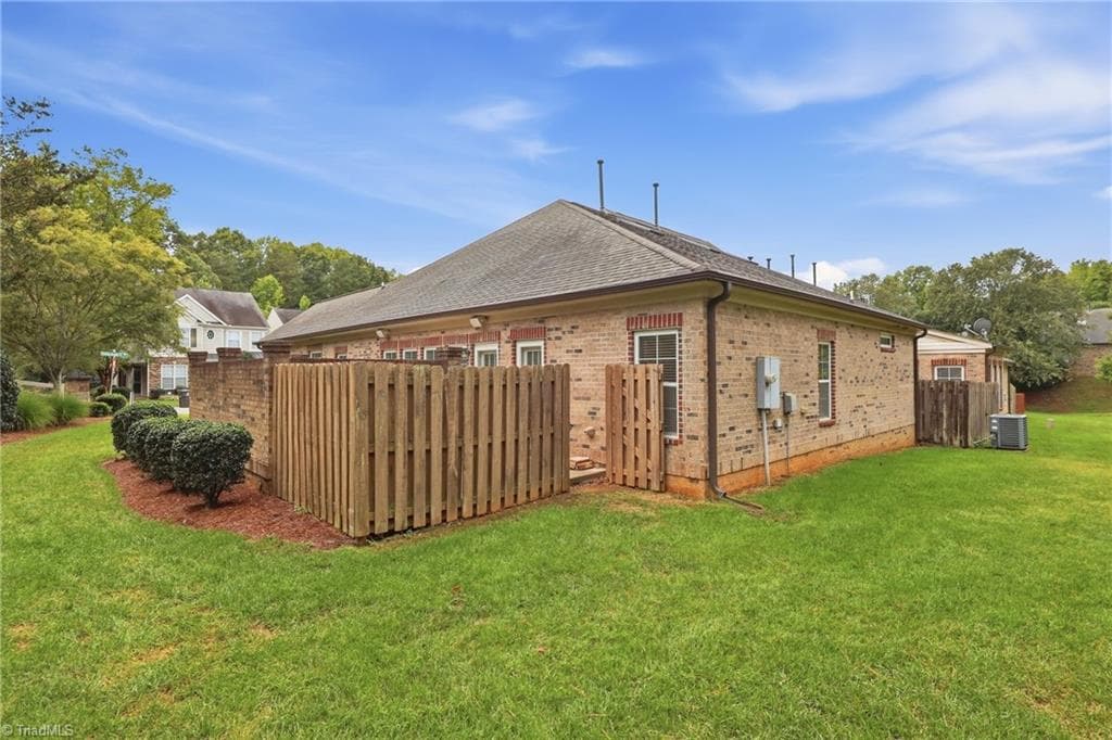 Stick/Site Built at 4806 Sterling Brooke Lane, Winston-Salem NC 27103, Winston-Salem, photo 2 of 36