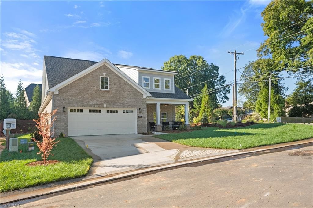 Nice corner lot - 3667 Grey Oaks Court, Winston-Salem NC 27104, Winston-Salem