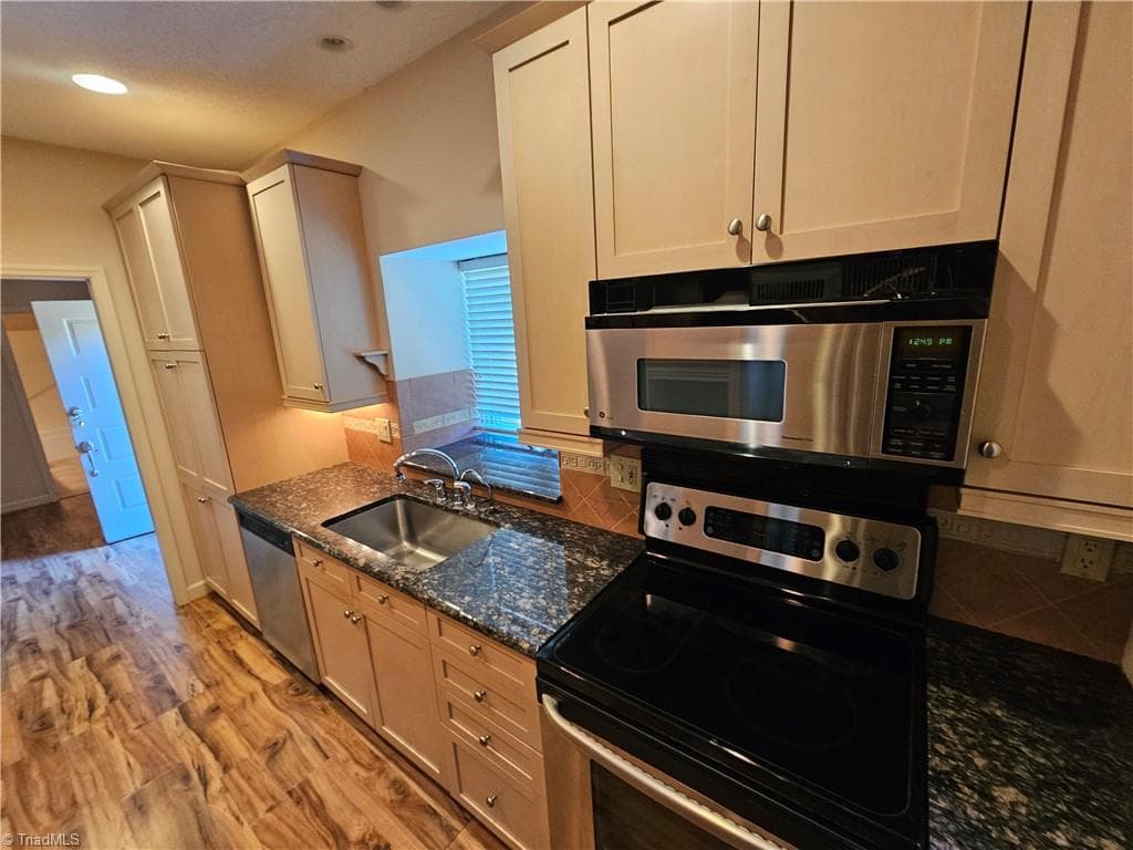 Stick/Site Built at 105 Willowbrook Place, Bermuda Run NC 27006, Bermuda Run, photo 6 of 39