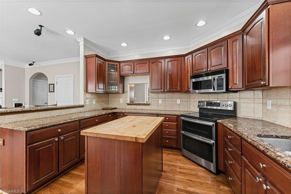 Stick/Site Built at 105 Meadowcrest Court, Clemmons NC 27012, Clemmons, photo 5 of 50