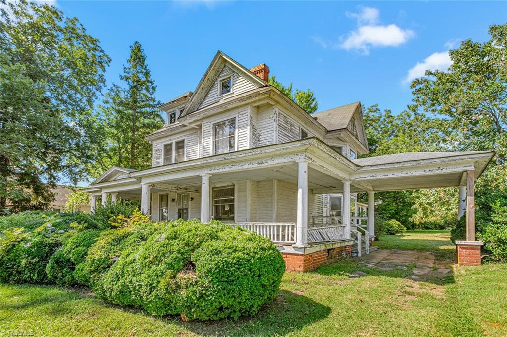 Stick/Site Built at 227 Asheboro Street, Liberty NC 27298, Liberty, photo 3 of 22