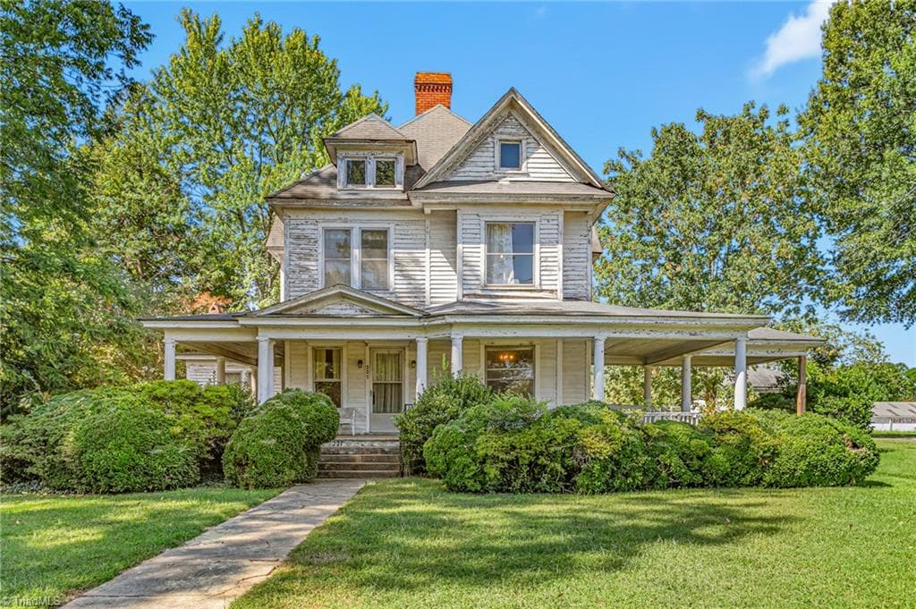 227 Asheboro Street, Liberty NC 27298