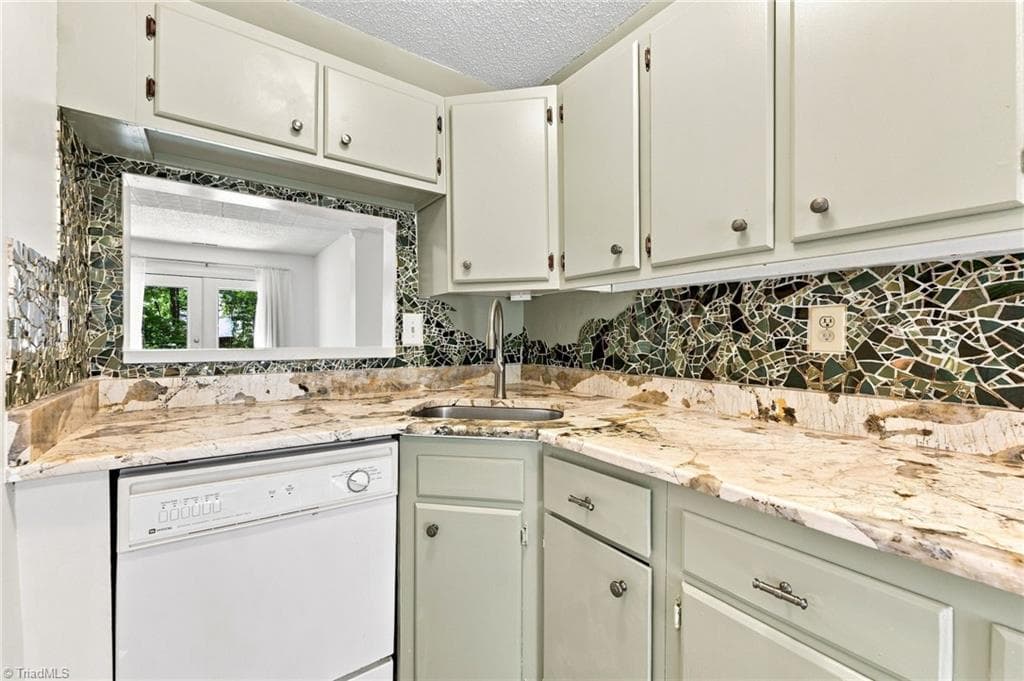 Stick/Site Built at 301 Village Lane # F, Greensboro NC 27409, photo 3 of 16
