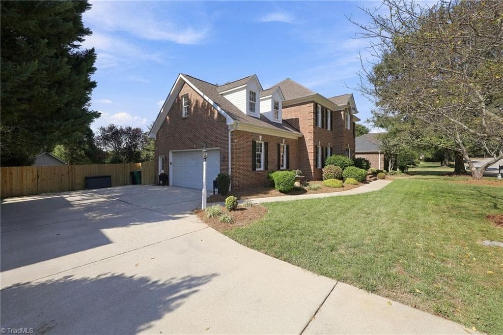 Stick/Site Built at 4325 Oakton Drive, High Point NC 27265, High Point, photo 5 of 90