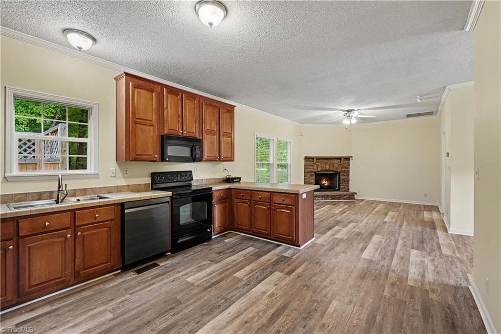 Modular at 1706 Whites Mill Road, High Point NC 27265, photo 17 of 38