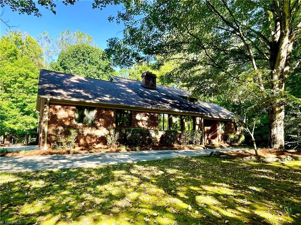 1121 Old Greensboro Road, Thomasville NC 27360