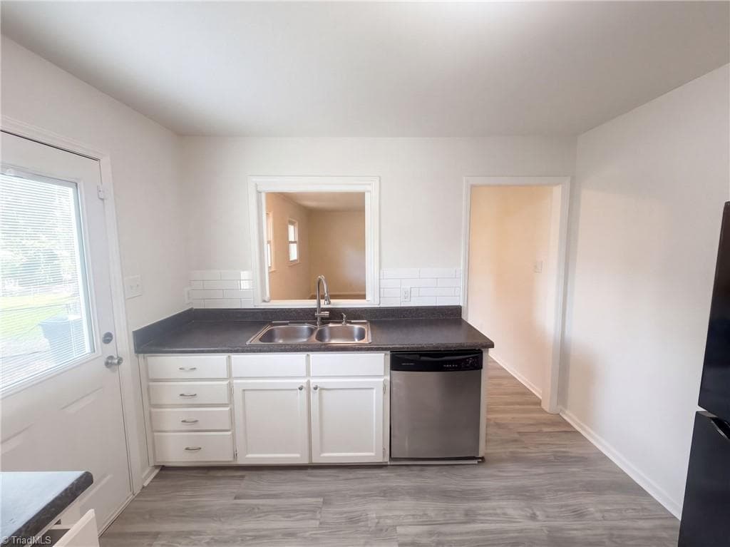 Stick/Site Built at 509 Greenbriar Road, Greensboro NC 27405, photo 6 of 17
