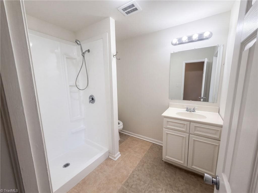 Stick/Site Built at 509 Greenbriar Road, Greensboro NC 27405, photo 12 of 17