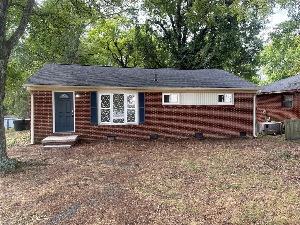 509 Greenbriar Road, Greensboro NC 27405