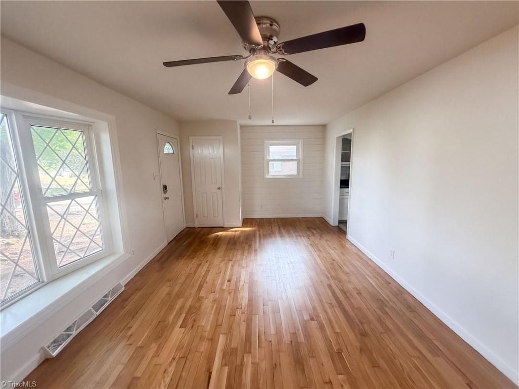 Stick/Site Built at 509 Greenbriar Road, Greensboro NC 27405, photo 9 of 17