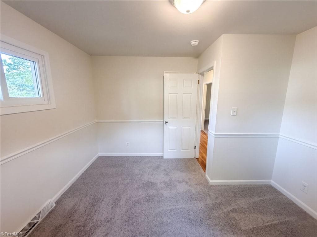 Stick/Site Built at 509 Greenbriar Road, Greensboro NC 27405, photo 14 of 17