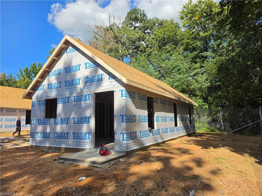 Stick/Site Built at 1003 Cassell Street, High Point NC 27260, photo 2 of 4