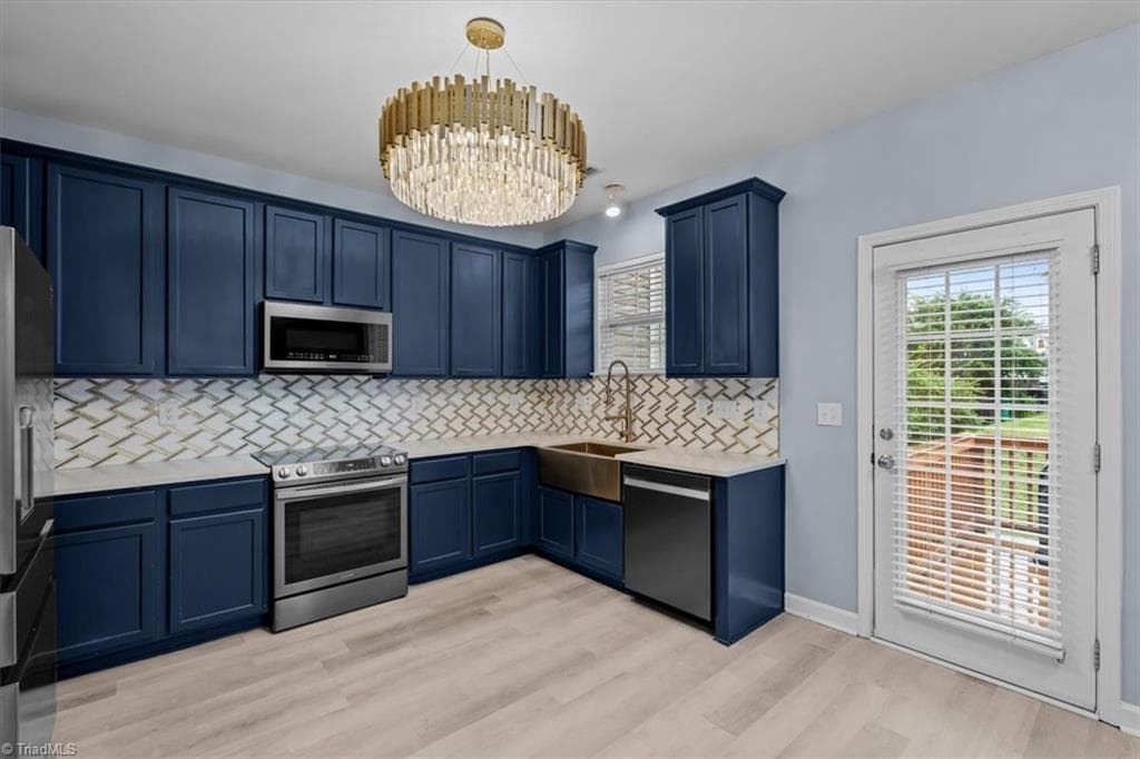 Stick/Site Built at 3908 Tarrant Trace Circle, High Point NC 27265, photo 6 of 49