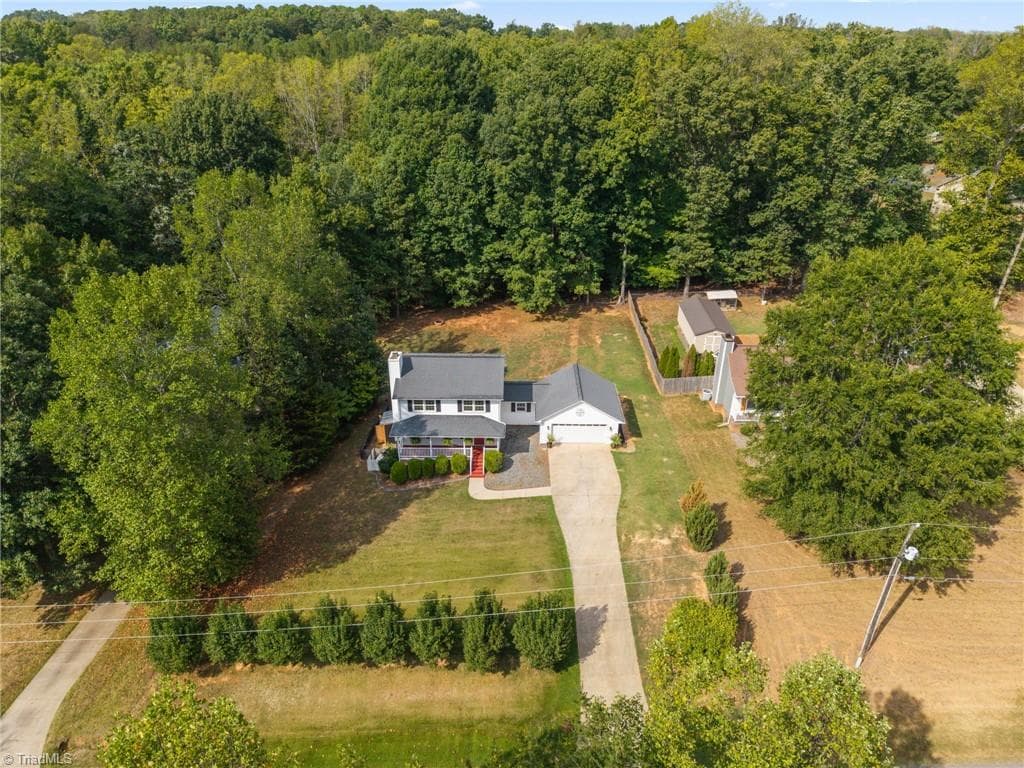 Stick/Site Built at 163 Somerset Drive, Reidsville NC 27320, Reidsville, photo 9 of 96