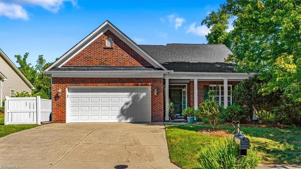 219 Heritage Hill Drive, Greensboro NC 27282