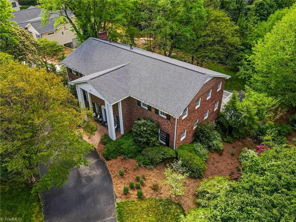 2862 Robinhood Road...sidewalk side of the street. - 2862 Robinhood Road, Winston-Salem NC 27106, Winston-Salem