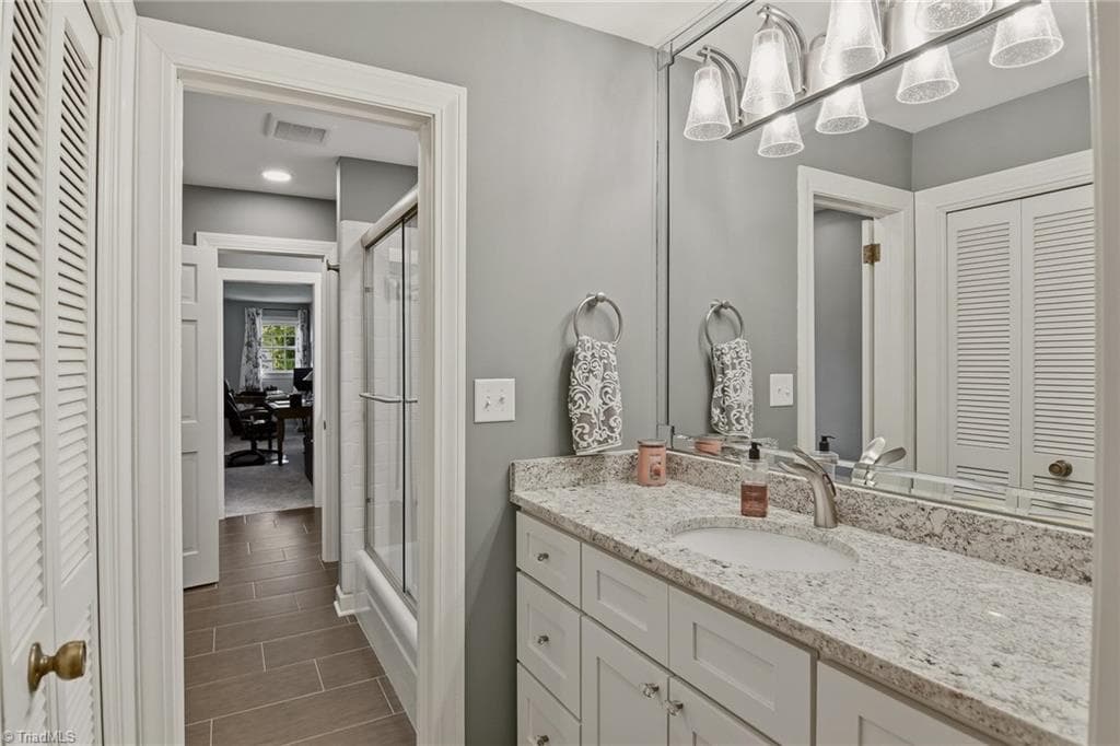 Jack and Jill bath Between Bedroom 2 & 3 with sink/ counter on each side - 2862 Robinhood Road, Winston-Salem NC 27106, Winston-Salem