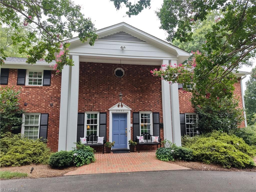 2862 Robinhood Road, Winston-Salem NC 27106