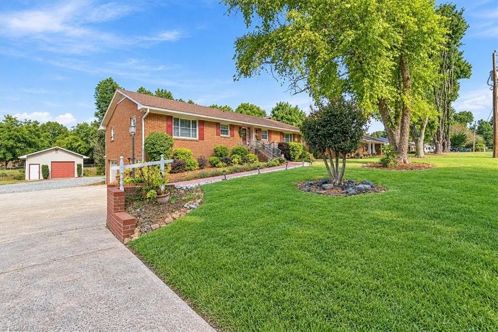 Stick/Site Built at 5172 Nicole Road, Kernersville NC 27284, Kernersville, photo 2 of 42