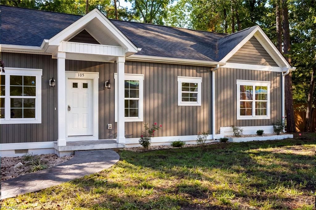 Stick/Site Built at 105 Trexler Avenue, Thomasville NC 27360, photo 3 of 26