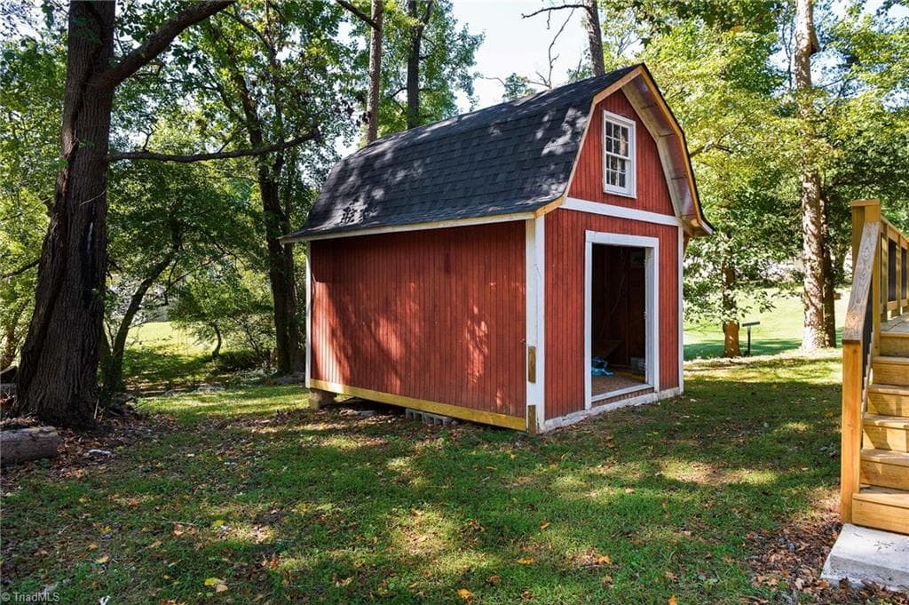 Stick/Site Built at 105 Trexler Avenue, Thomasville NC 27360, photo 25 of 26