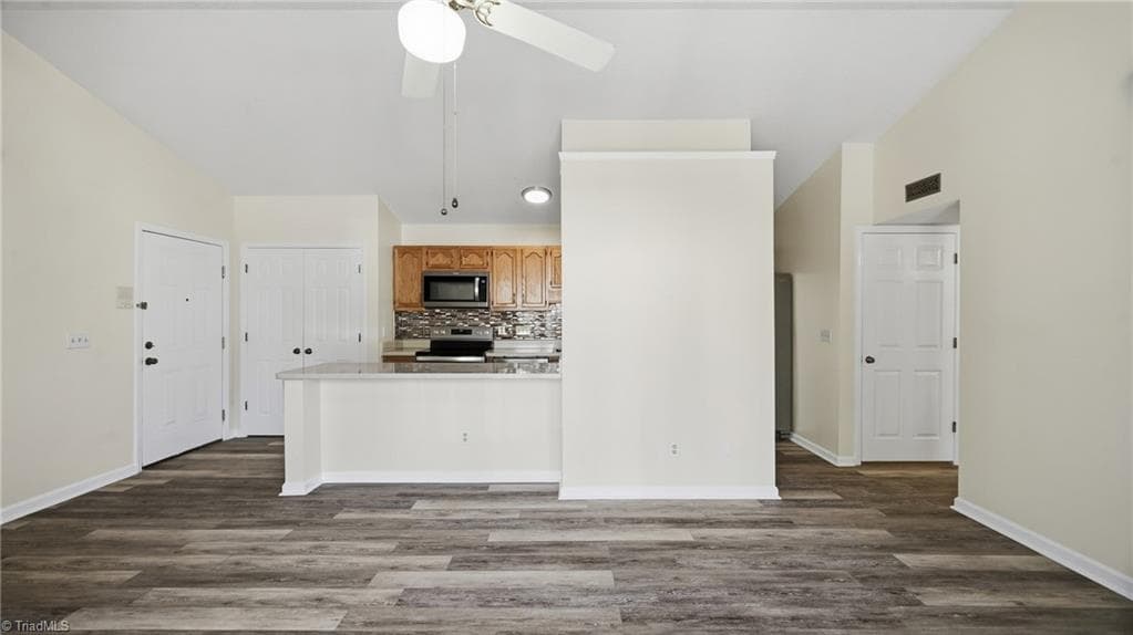 Stick/Site Built at 3701 #5J Cotswold Terrace, Greensboro NC 27410, photo 6 of 36