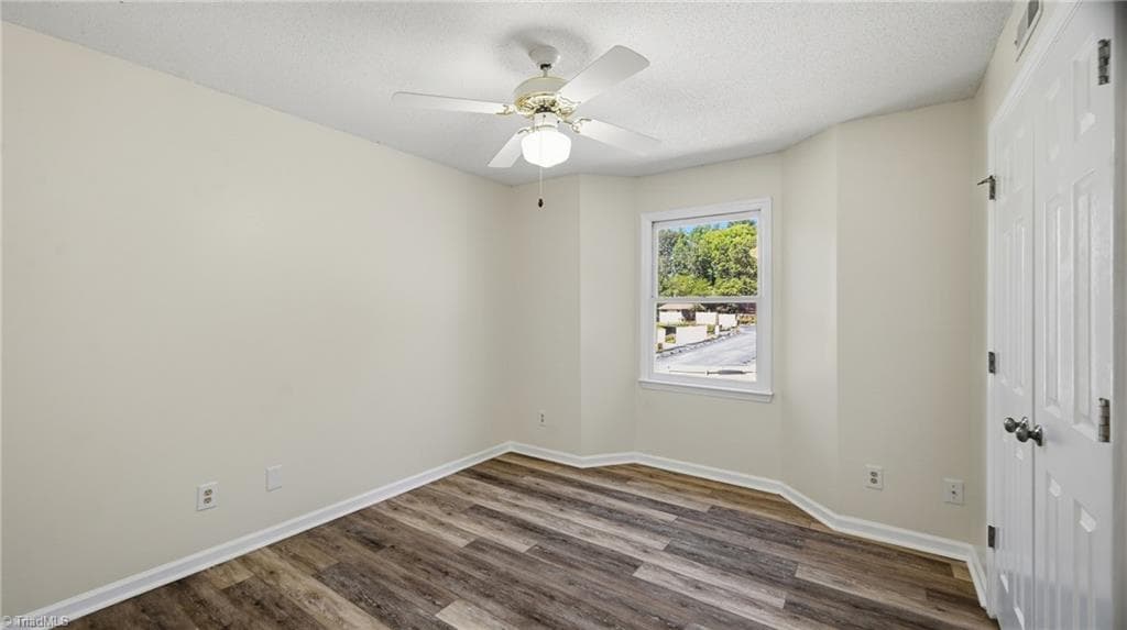 Stick/Site Built at 3701 #5J Cotswold Terrace, Greensboro NC 27410, photo 18 of 36