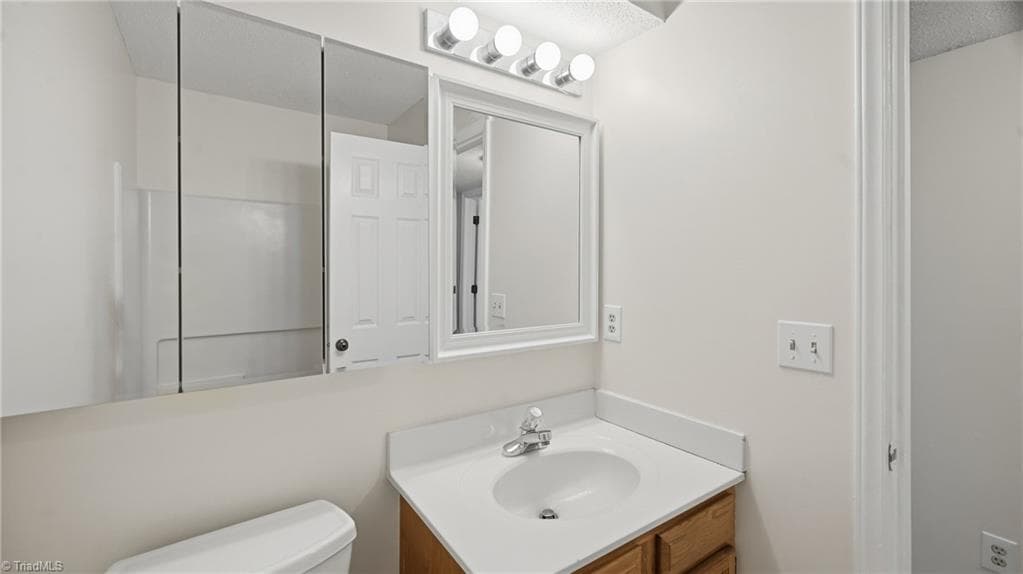 Stick/Site Built at 3701 #5J Cotswold Terrace, Greensboro NC 27410, photo 19 of 36