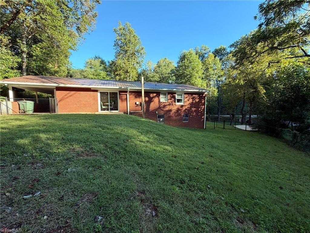 Stick/Site Built at 326 Prospect Drive, North Wilkesboro NC 28659, North Wilkesboro, photo 2 of 19