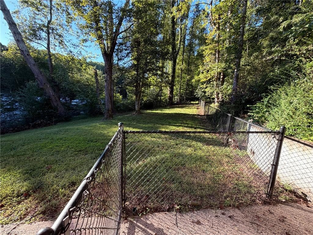 Stick/Site Built at 326 Prospect Drive, North Wilkesboro NC 28659, North Wilkesboro, photo 16 of 19