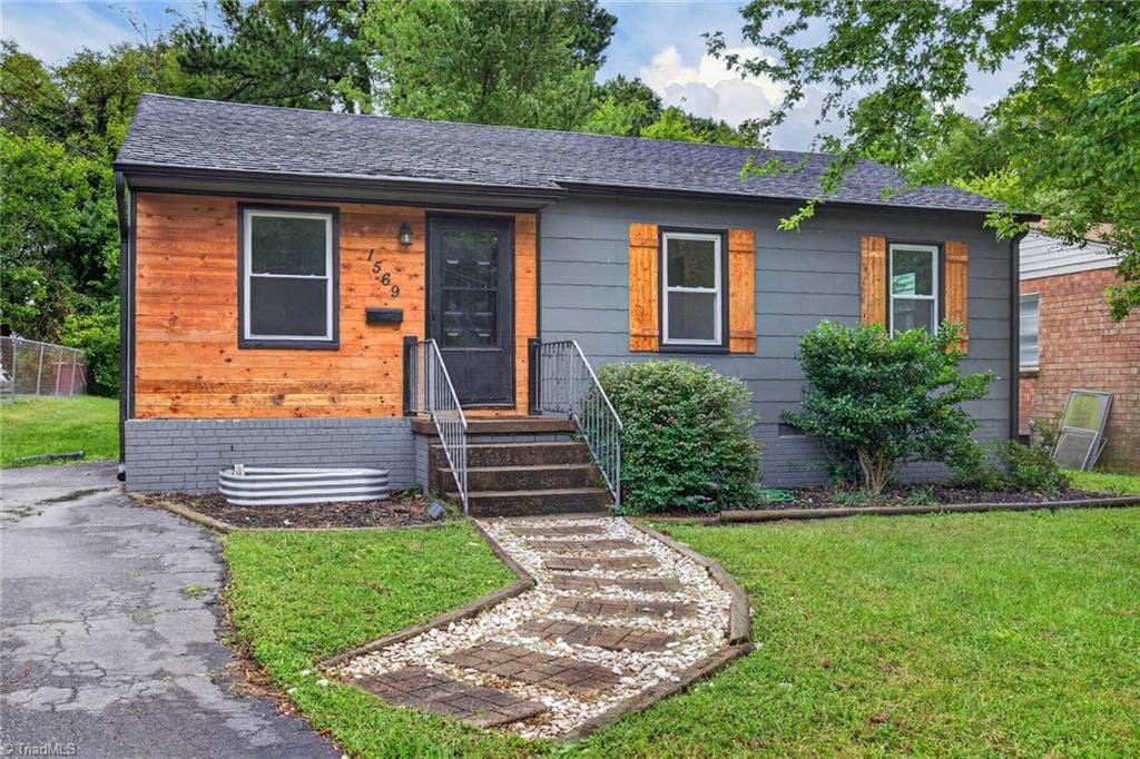 1569 Lovett Street, Greensboro NC 27403