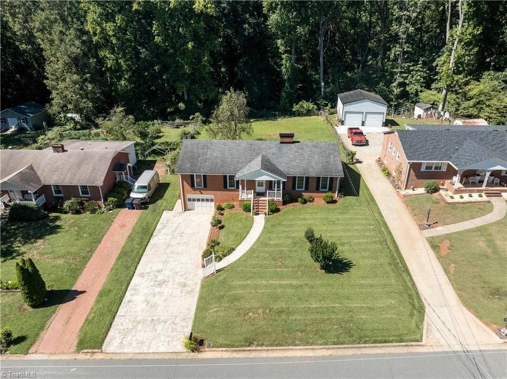 Stick/Site Built at 2634 Weymoth Road, Winston-Salem NC 27103, photo 3 of 44