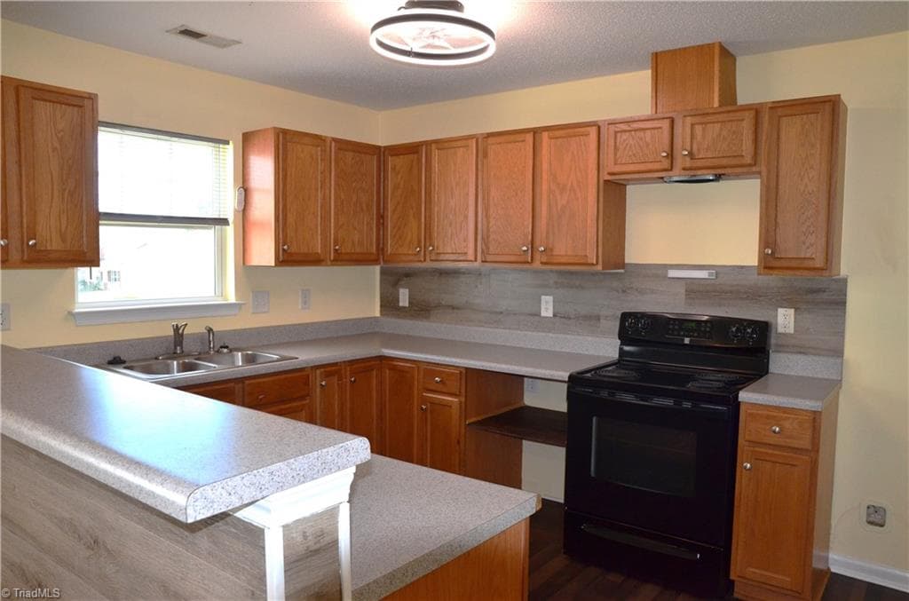 Stick/Site Built at 2719 Alpha Street, High Point NC 27263, photo 6 of 17