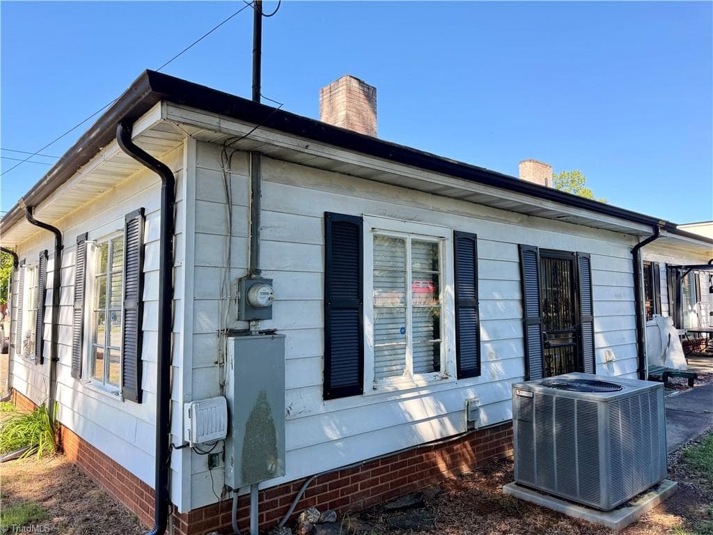 Stick/Site Built at 267 Nc Highway 16, Taylorsville NC 28681, Taylorsville, photo 23 of 25