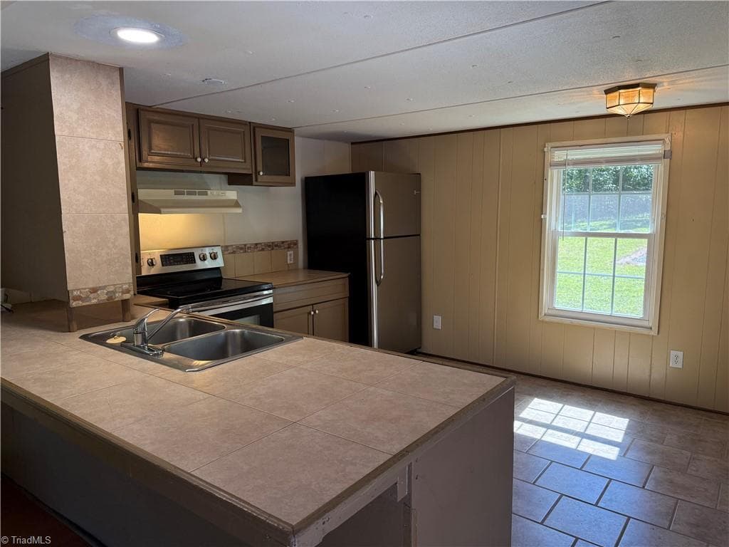 Manufactured Home at 2265 Johnson Road, Burlington NC 27217, Burlington, photo 11 of 32