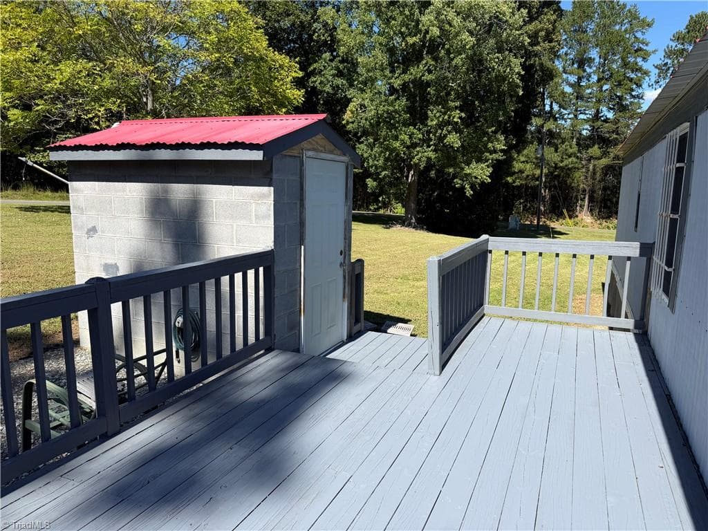 Manufactured Home at 2265 Johnson Road, Burlington NC 27217, Burlington, photo 29 of 32