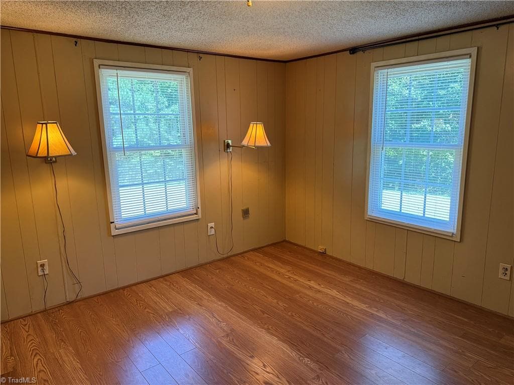Manufactured Home at 2265 Johnson Road, Burlington NC 27217, Burlington, photo 21 of 32