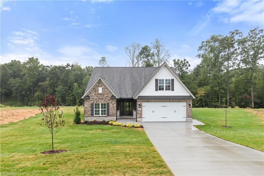 261 Avian Lane, Winston-Salem NC 27127