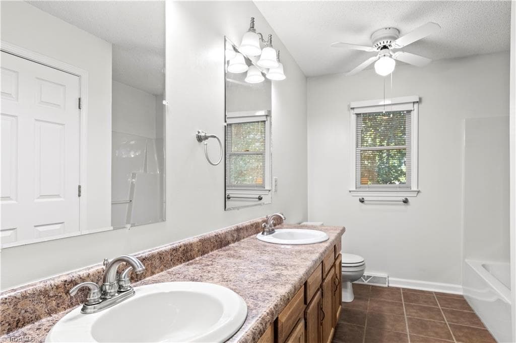 Hall bath - Upper Level - 173 Pam Drive, Winston-Salem NC 27107, Winston-Salem